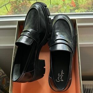 Crown Vintage Glossy Black Slip-Ons